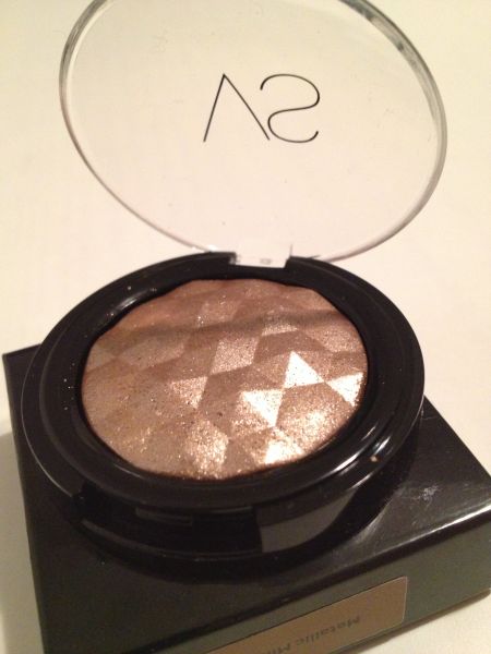METALLIZED EYE SHADOW VICTORIA'S SECRET